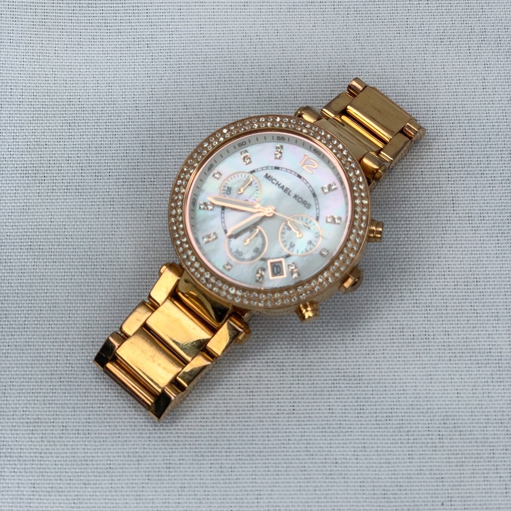 Micheal Kors Gold Ladies Watch - Picture 2 of 4